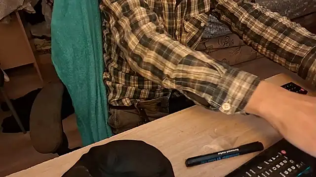 Snapshot of Danyell_K287 chatting on March 2025 06:30:01 PM Danyell K287 online show from March 2025 06:30:01 PM