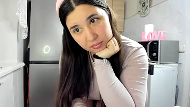 MiaMarrone online show from April 2026 05:30:01 PM