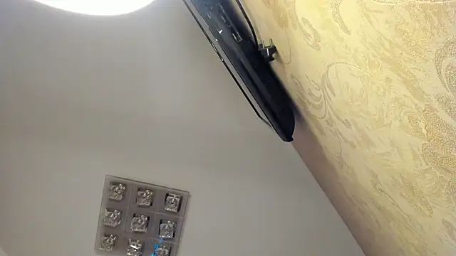 Snapshot of Diamond_D_ chatting on April 2026 07:12:01 PM Diamond D online show from April 2026 07:12:01 PM