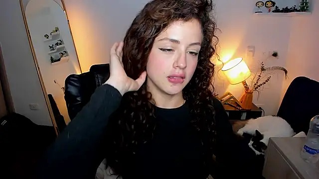 Cassandra Caiin online show from March 2026 02:18:01 AM