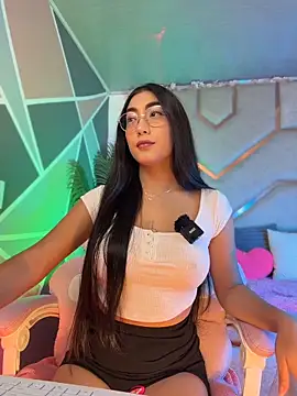 shanon- online show from April 2026 07:04:02 PM