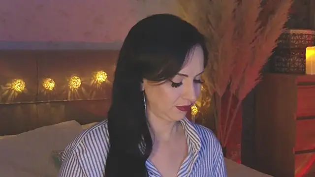 Snapshot of lily_conor chatting on December 2024 05:00:01 PM lily conor online show from December 2024 05:00:01 PM