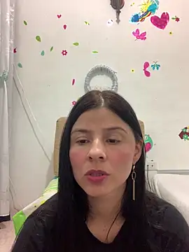 Estefani 32 online show from April 2026 07:49:01 PM