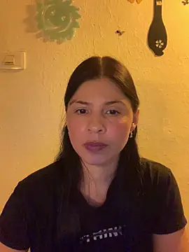 Estefani 32 online show from June 2026 05:19:01 PM