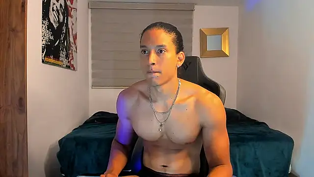 Snapshot of Liam_V chatting on December 2024 10:05:02 AM Liam V online show from December 2024 10:05:02 AM