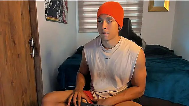 Snapshot of Liam_V chatting on December 2024 11:41:01 AM Liam V online show from December 2024 11:41:01 AM