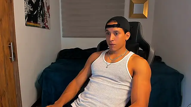 Snapshot of Liam_V chatting on December 2024 01:38:02 AM Liam V online show from December 2024 01:38:02 AM