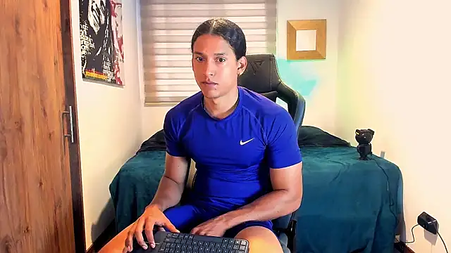 Snapshot of Liam_V chatting on January 2025 12:10:01 PM Liam V online show from January 2025 12:10:01 PM