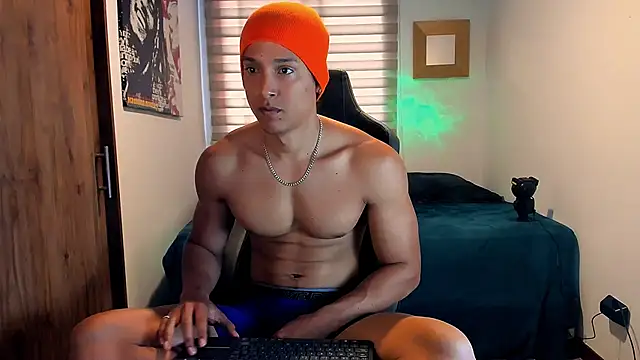 Snapshot of Liam_V chatting on January 2025 01:41:01 PM Liam V online show from January 2025 01:41:01 PM