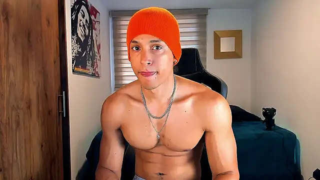 Snapshot of Liam_V chatting on January 2025 01:42:01 PM Liam V online show from January 2025 01:42:01 PM