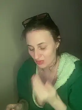 Flossy Vettie online show from April 2026 06:10:01 PM