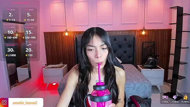 AMELIELEONE online show from December 2025 12:32:02 PM