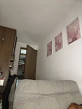 DulceLenns online show from April 2026 08:03:02 PM