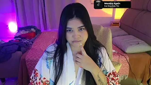 Snapshot of feluriana chatting on May 2026 02:07:01 AM feluriana online show from May 2026 02:07:01 AM