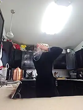 Snapshot of ScarletCallings420 chatting on December 2024 09:28:02 PM ScarletCallings420 online show from December 2024 09:28:02 PM