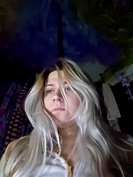 Snapshot of ScarletCallings420 chatting on February 2025 04:41:02 PM ScarletCallings420 online show from February 2025 04:41:02 PM