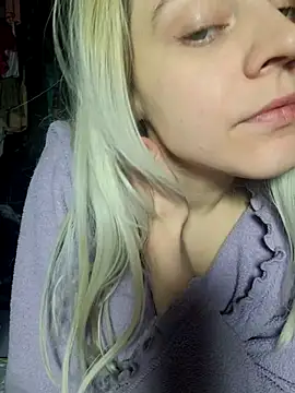 Snapshot of ScarletCallings420 chatting on February 2025 03:29:01 PM ScarletCallings420 online show from February 2025 03:29:01 PM