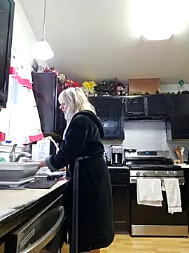 Snapshot of ScarletCallings420 chatting on November 2025 07:04:02 PM ScarletCallings420 online show from November 2025 07:04:02 PM