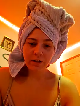 ScarletCallings420 online show from November 2025 09:25:02 PM