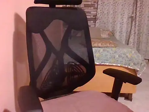 Pinky 4 online show from February 2025 11:41:02 PM