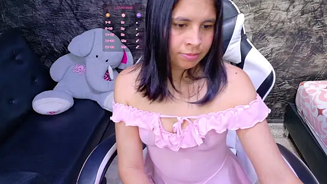 Snapshot of olivia_love_ chatting on May 2026 03:50:01 PM olivia love online show from May 2026 03:50:01 PM