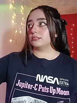 Snapshot of IvonneT chatting on May 2026 08:16:02 PM IvonneT online show from May 2026 08:16:02 PM
