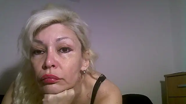 EvaaMina online show from April 2026 01:35:01 PM