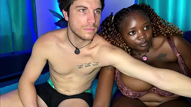 Snapshot of InterracialDream chatting on November 2025 12:30:01 PM InterracialDream online show from November 2025 12:30:01 PM