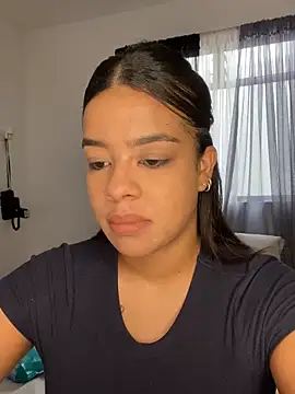 trianawhite online show from December 2024 03:31:02 PM