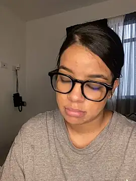 trianawhite online show from December 2024 07:16:02 PM