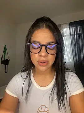 trianawhite online show from December 2025 03:18:02 PM