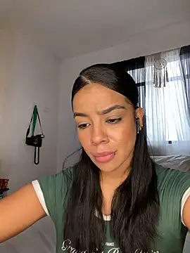 trianawhite online show from December 2025 04:25:01 PM