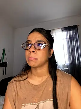 trianawhite online show from January 2026 03:05:01 PM