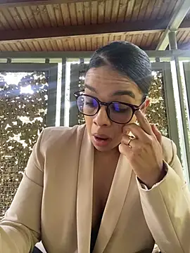 trianawhite online show from April 2026 03:08:01 PM