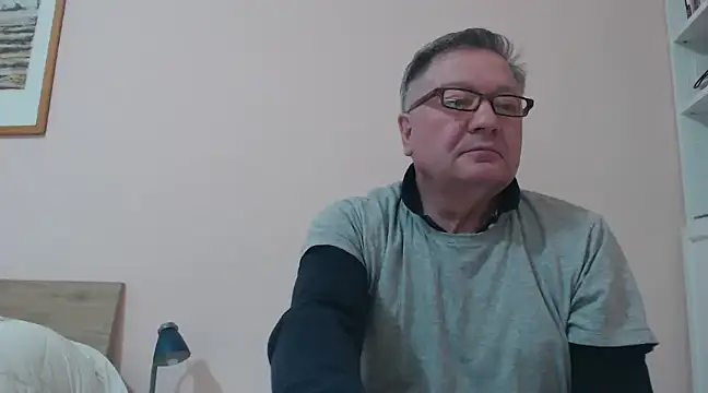 YOU6me online show from December 2024 02:39:01 PM