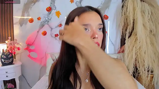 hannahill69 online show from October 2025 04:57:01 AM