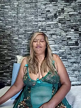 Mammabear 4u online show from March 2026 06:45:02 PM