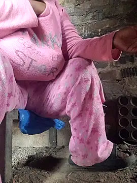 Snapshot of winterqueenx chatting on March 2026 06:30:01 AM winterqueenx online show from March 2026 06:30:01 AM