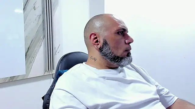 Snapshot of Myke_Miller_ chatting on January 2025 11:52:02 PM Myke Miller online show from January 2025 11:52:02 PM