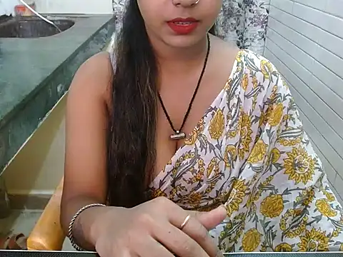 LovingPihu online show from October 2025 05:52:02 AM