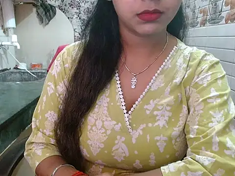 LovingPihu online show from April 2026 05:49:01 AM