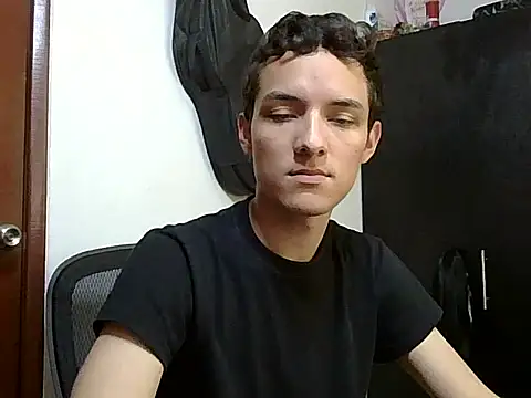 Snapshot of andys_26 chatting on April 2026 07:28:01 PM andys 26 online show from April 2026 07:28:01 PM