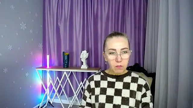 queen a n i online show from September 2025 11:20:02 AM