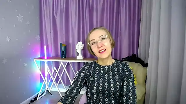 queen a n i online show from October 2025 07:39:02 AM