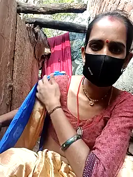 Snapshot of Mohni_Das chatting on July 2026 02:18:01 AM Mohni Das online show from July 2026 02:18:01 AM