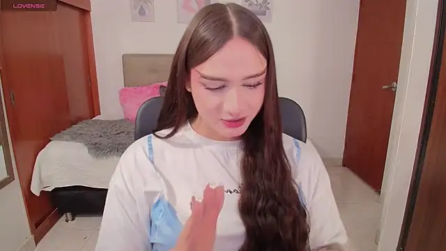 Miley Baker online show from September 2025 01:43:02 PM