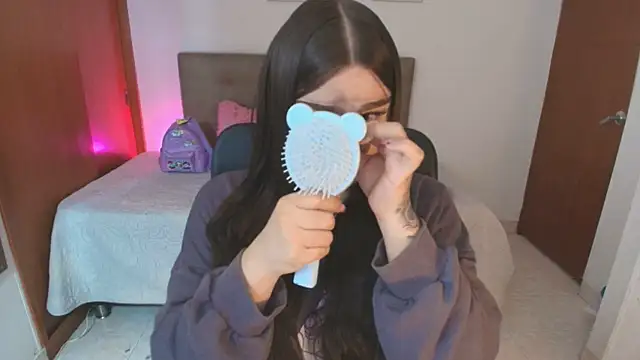 Miley Baker online show from April 2026 01:03:01 PM