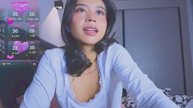 Mia Tin online show from October 2025 08:05:01 PM