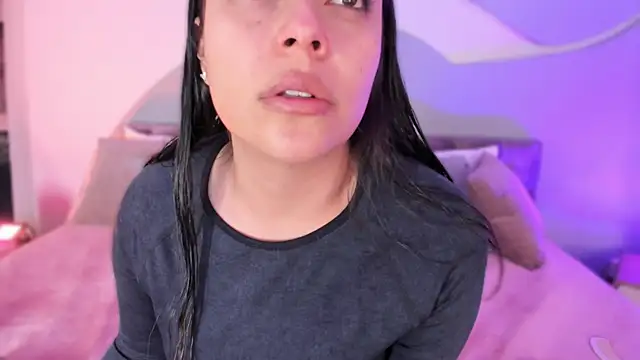 Nicolle W online show from September 2025 11:45:01 AM