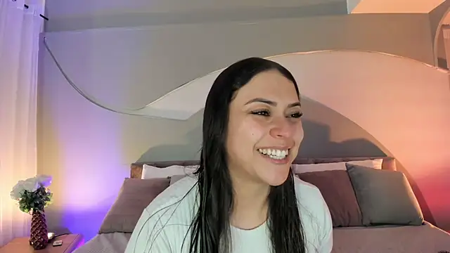 Nicolle W online show from November 2025 11:54:01 AM